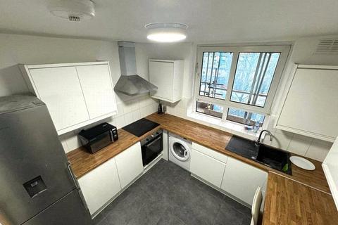 4 bedroom apartment to rent, Boundary Road, London NW8