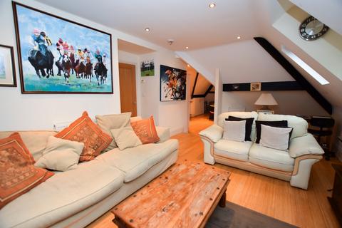 2 bedroom flat to rent, Cavendish Road, Bowdon, Altrincham, Cheshire, WA14