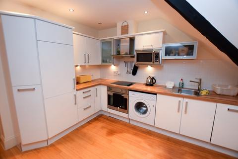 2 bedroom flat to rent, Cavendish Road, Bowdon, Altrincham, Cheshire, WA14