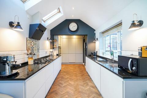 4 bedroom detached house for sale, Westbrook Drive, Chesterfield S40