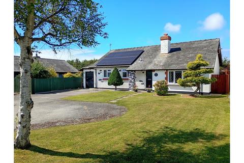 2 bedroom detached bungalow for sale, Stad Berllan, Llangaffo, Gaerwen, LL60