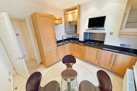 3 bedroom flat to rent, Downe Mansions, London NW6