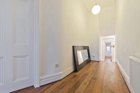 3 bedroom flat to rent, Downe Mansions, London NW6