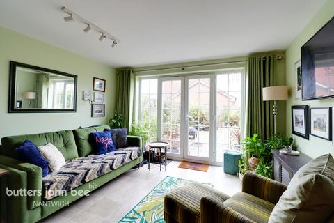 3 bedroom townhouse for sale, Smithers Close, Nantwich