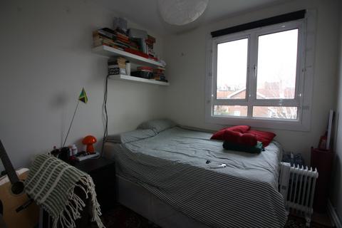 5 bedroom apartment to rent, London  SW8