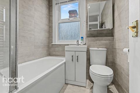 3 bedroom terraced house for sale, Amberley Grove, Croydon