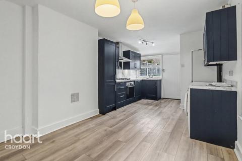Amberley Grove, Croydon