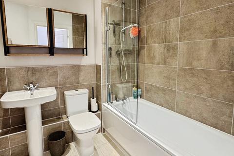 undefined, Jasmine Square, Woodley, Reading