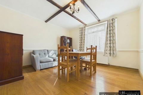 1 bedroom flat for sale, Beech Drive, Borehamwood WD6