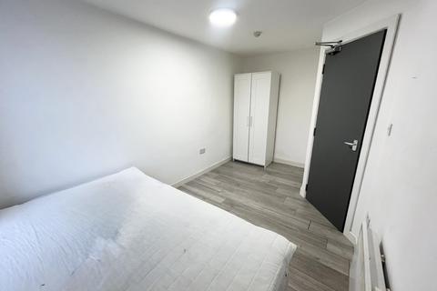 2 bedroom flat to rent, Richmond Road, Cardiff, CF24