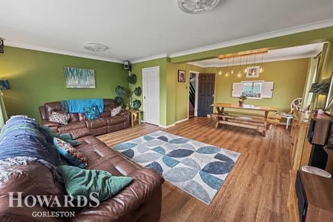 4 bedroom detached house for sale, Kestrel Close, Bradwell