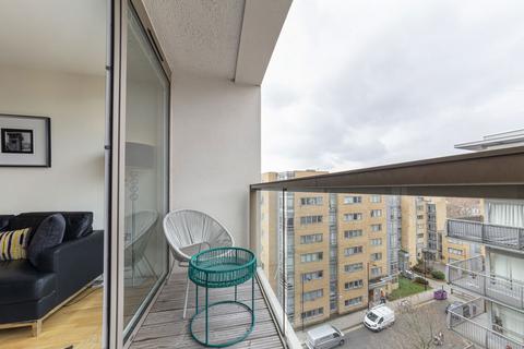 undefined, Lanterns Way, London E14
