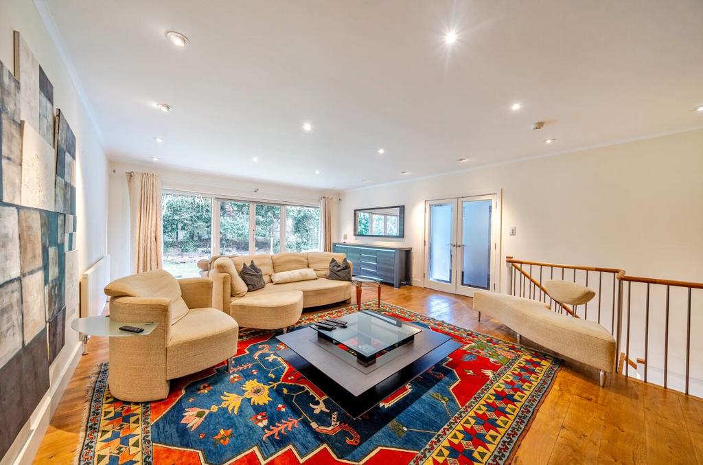 Davidson Frost-Wellings, DFW, Barnet Lane, Elstree
