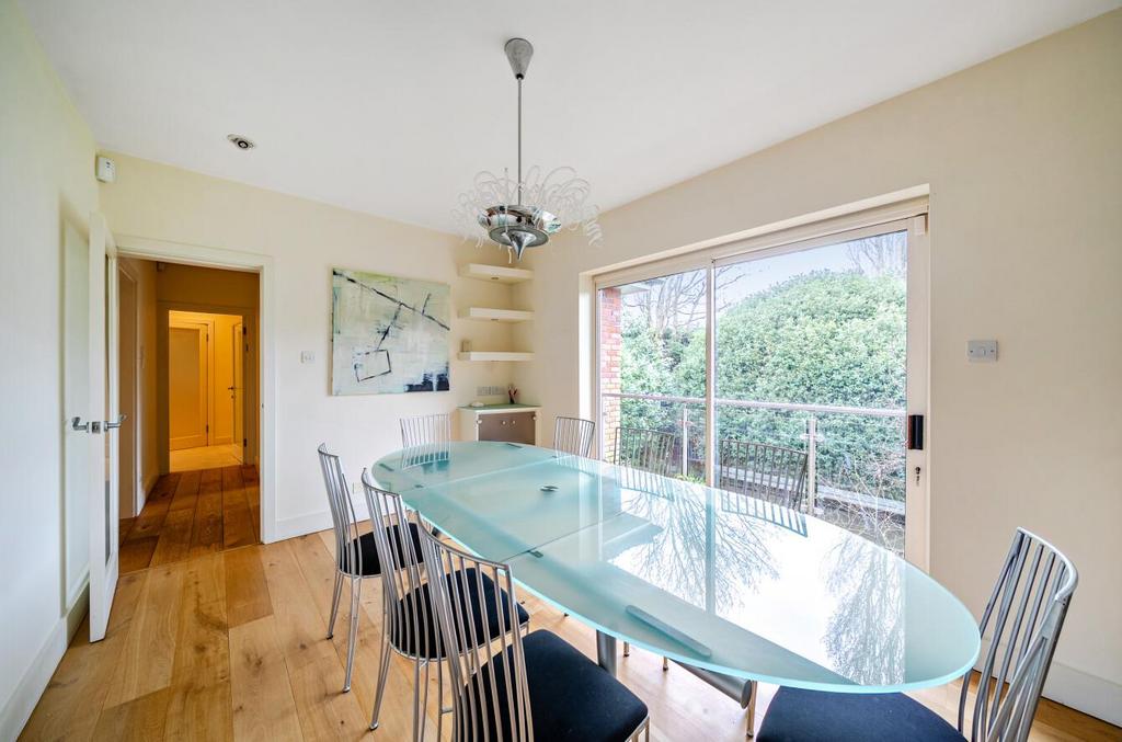 Davidson Frost-Wellings, DFW, Barnet Lane, Elstree