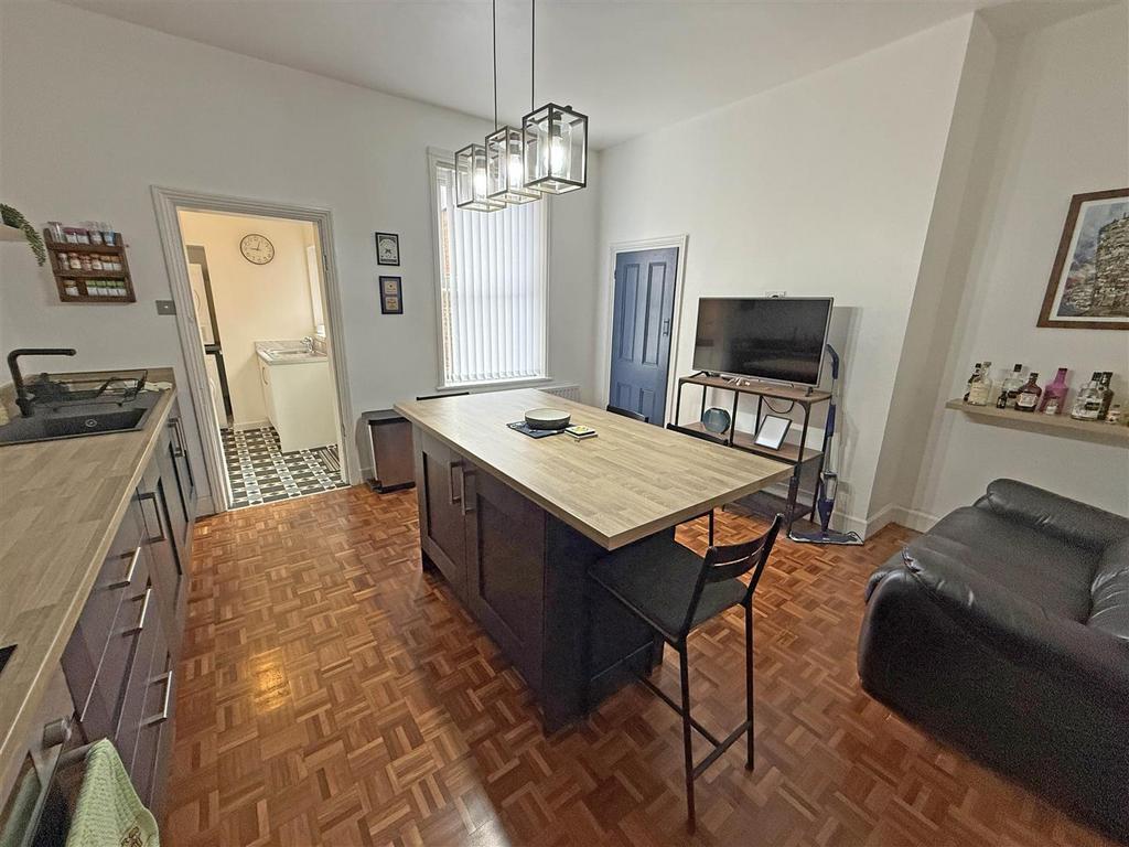 Kitchen A2.jpg
