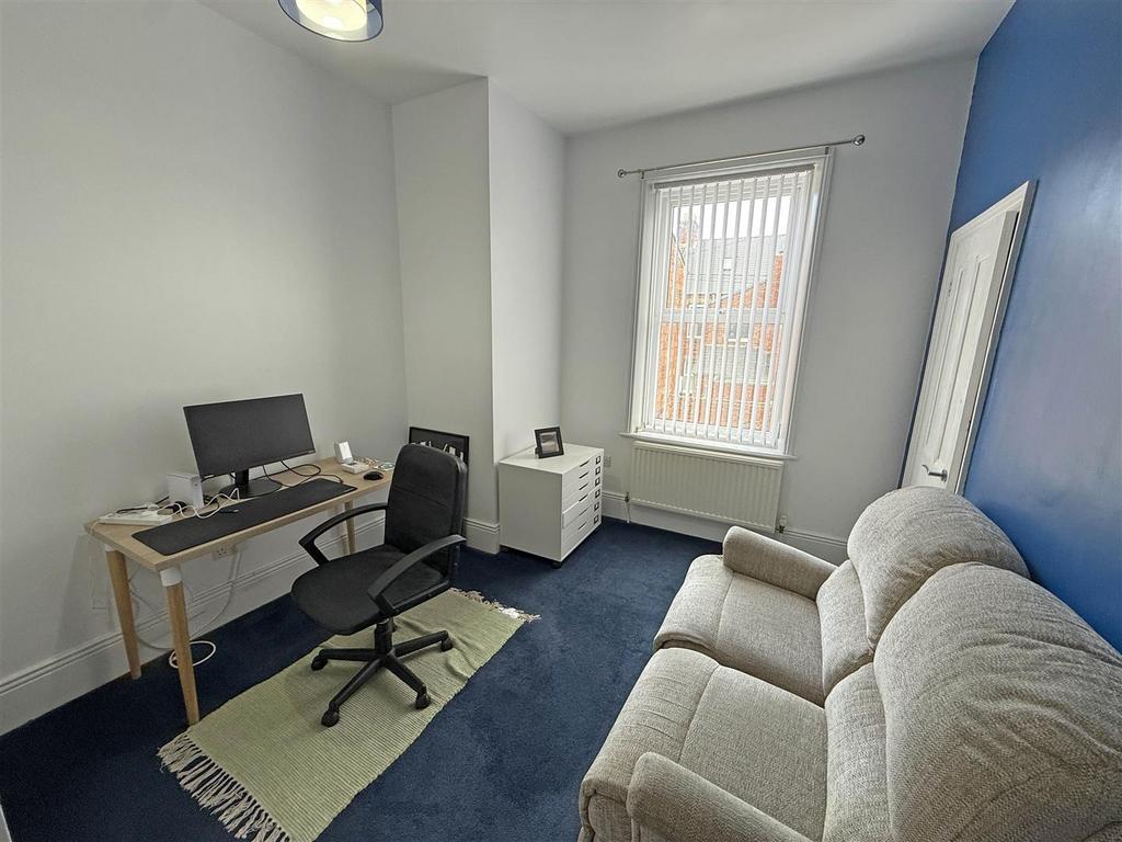 Bedroom 2.jpg