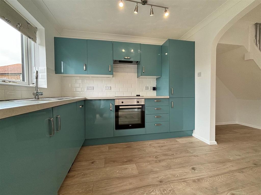 Kitchen 2.jpg