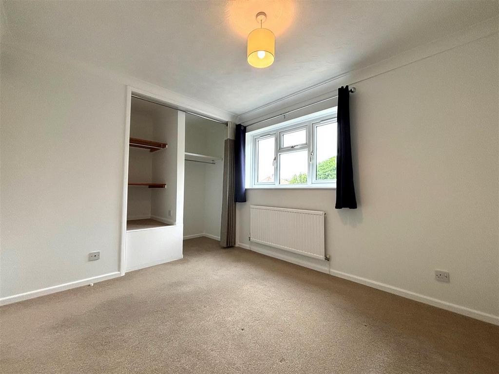 Bedroom 1.jpg