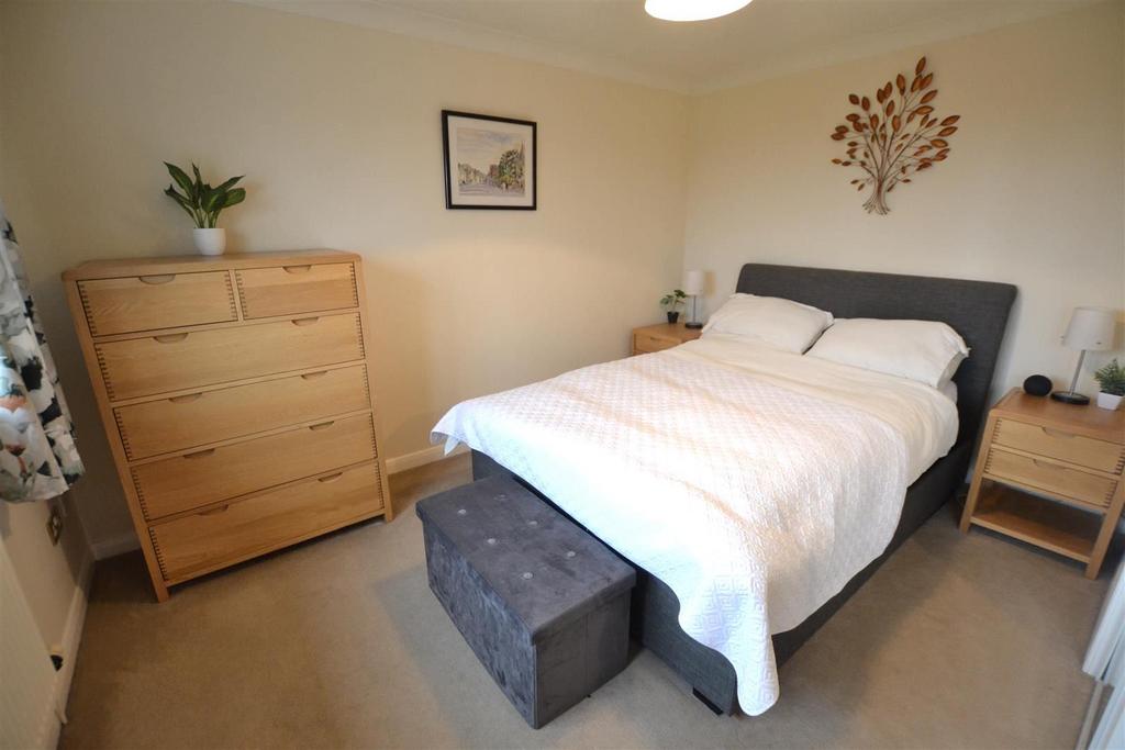 DEkm Ugj Kdk W16svi G96d Ow.jpg