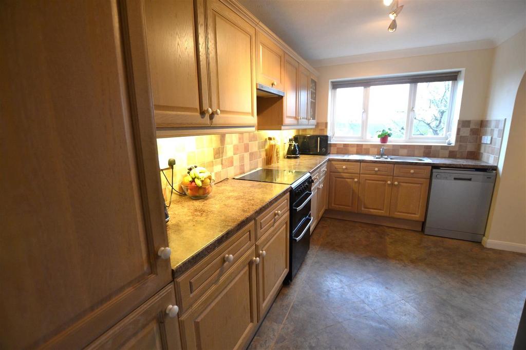 I GFi1 HOQ-EO0 Mqu X8m Wlr Q.jpg