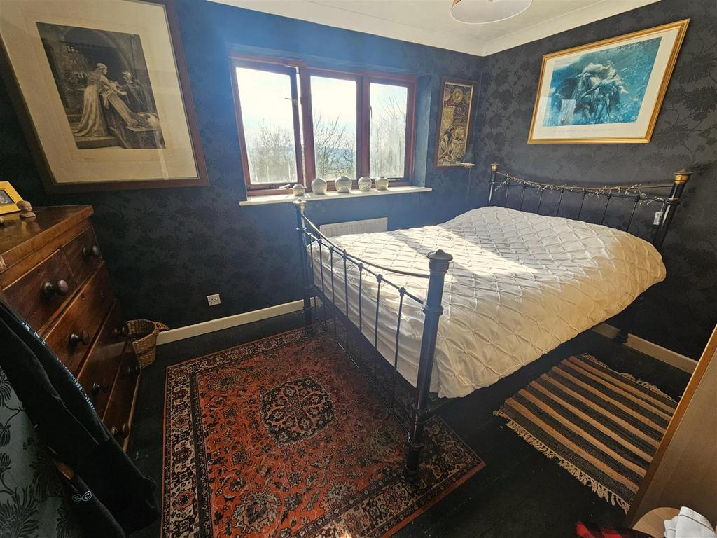 Bedroom 2.jpg