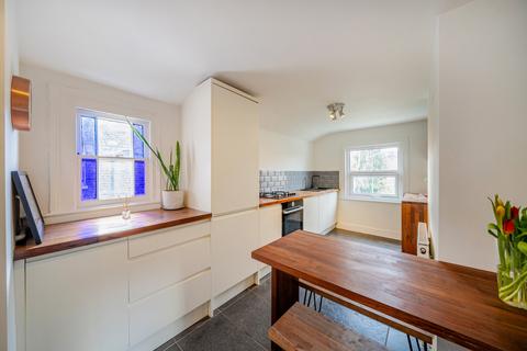 1 bedroom apartment for sale, Kings Grove, London