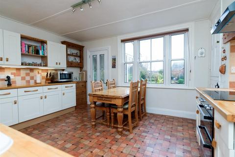 4 bedroom house for sale, City Lane, SY22 6RJ.