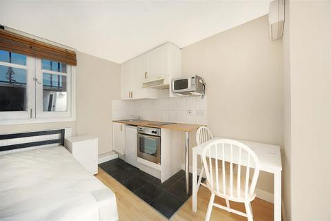 undefined, St Georges Drive, London SW1V