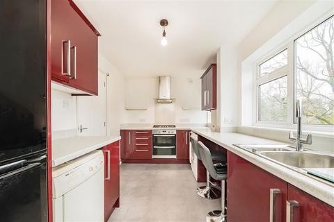 undefined, Broom Close, Teddington TW11