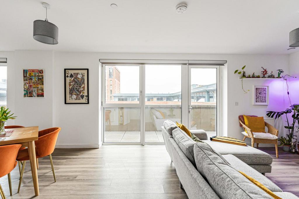Open Plan Living/Dining/ Kitchen