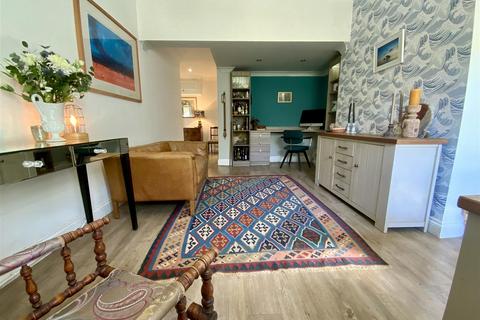 2 bedroom flat for sale, Brunswick Terrace, Hove