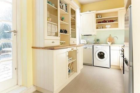 2 bedroom flat for sale, Chatsworth Road, London NW2