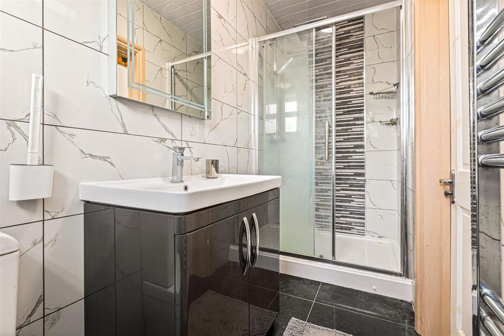 En suite shower room