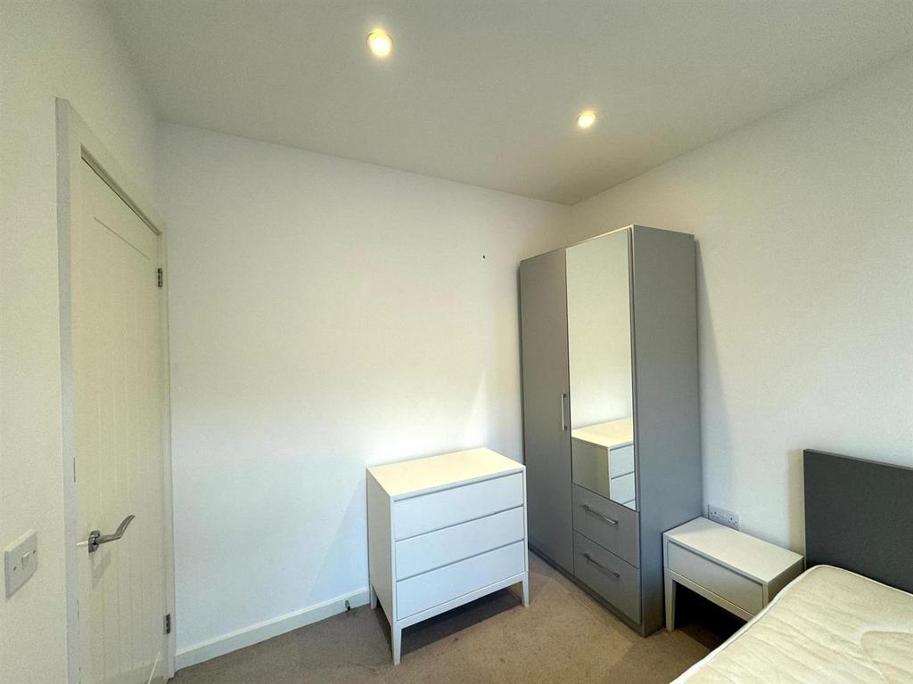 Bedroom pic 4.jpg