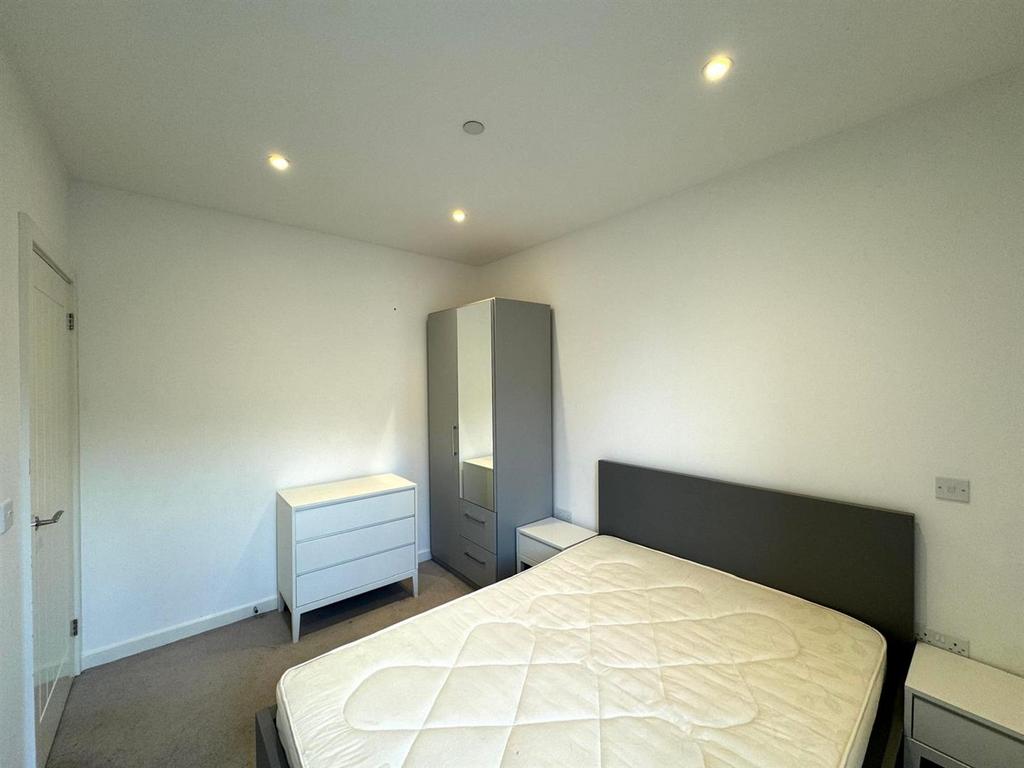 Bedroom pic 3.jpg