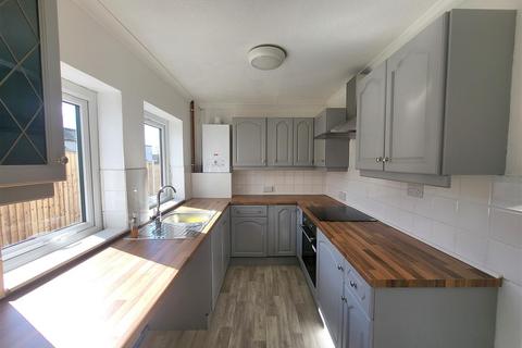 2 bedroom terraced house to rent, Stanhope Road, Strood