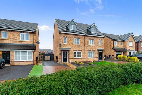 4 bedroom semi-detached house for sale, St. Peters Walk, Widnes WA8