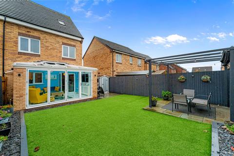 4 bedroom semi-detached house for sale, St. Peters Walk, Widnes WA8