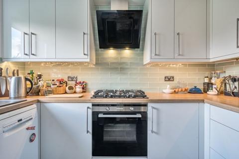 3 bedroom detached house for sale, Lytchett Drive, Broadstone