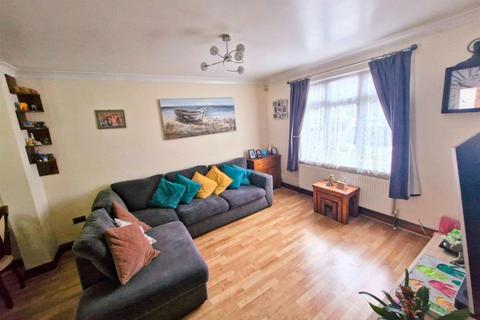 3 bedroom house for sale, Winterbourne Road, Dagenham RM8