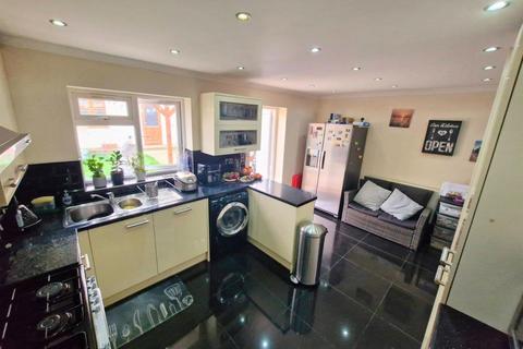 3 bedroom house for sale, Winterbourne Road, Dagenham RM8