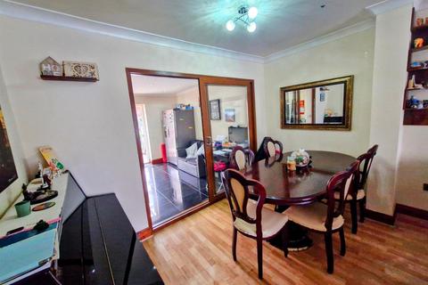 3 bedroom house for sale, Winterbourne Road, Dagenham RM8