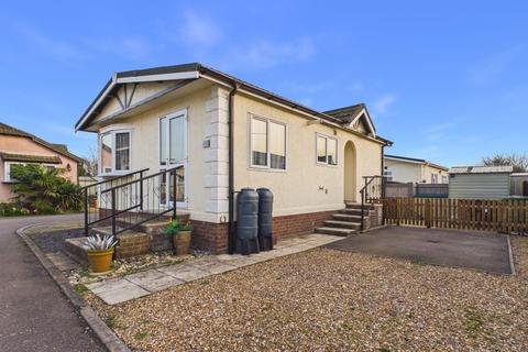 2 bedroom park home for sale - High Street, Alconbury, Cambridgeshire.