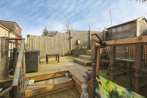 3 bedroom semi-detached house for sale, Langley Place, Leeds