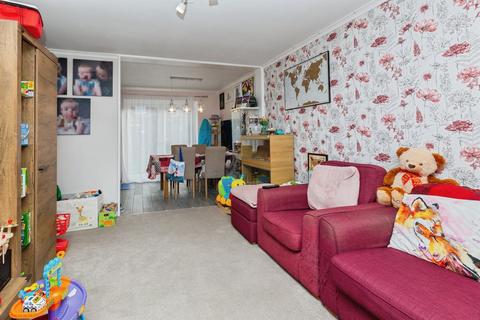 3 bedroom terraced house for sale, Kennet Close, Aylesbury