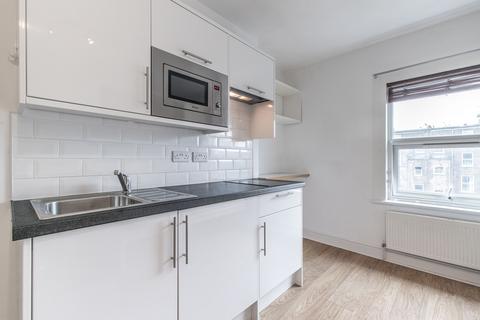 Studio to rent, Flat 13 51 Talgarth Road
