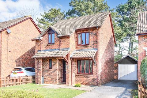 3 bedroom detached house for sale, Redwood Close, Lymington, Hampshire, SO41