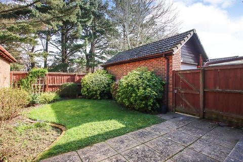 3 bedroom detached house for sale, Redwood Close, Lymington, Hampshire, SO41