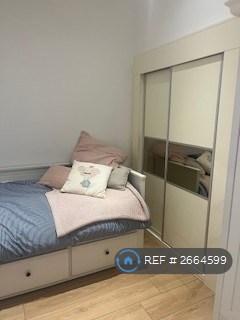 Build-In Wardrobe