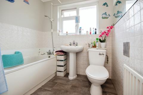 2 bedroom detached bungalow for sale, Leeson Drive, Ferndown
